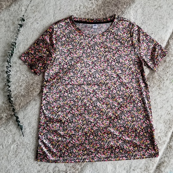 NWT Velvet Floral Top
Old navy yellow pink black - Picture 3 of 8
